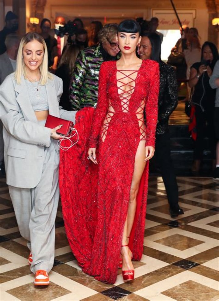 Fashion Blogger Camila Coelho launch her clothing line with Revolve! Know about her first Met Gala