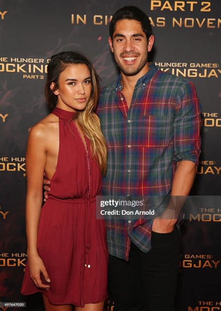 Fely Irvine - Age, Family, Bio