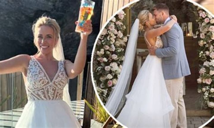 First Dates Waitress Laura Tott Married Her Mystery Husband in Devon!