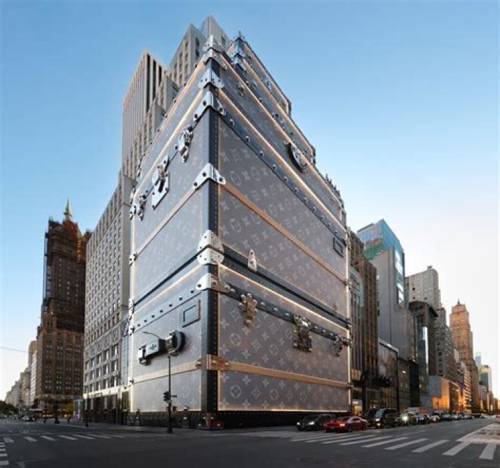 Foxy Brown gets Gucci and Louis Vuitton in prison