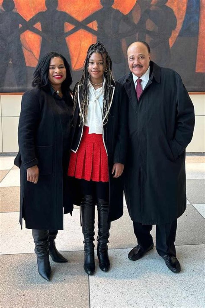 Full Name, Age, Parents, Hometown, Wife, Net-Worth, Career, Phone Number, Awards, Instagram, Facebook, Twitter