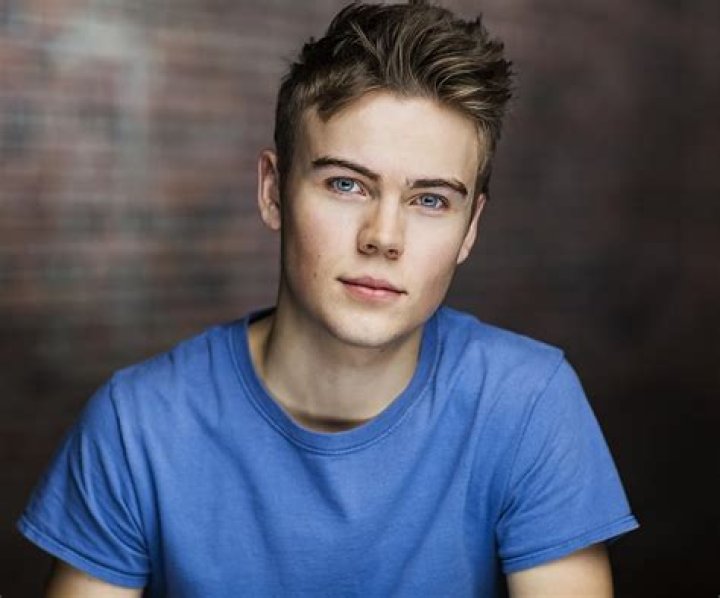 Gage Munroe Bio (Wiki) 