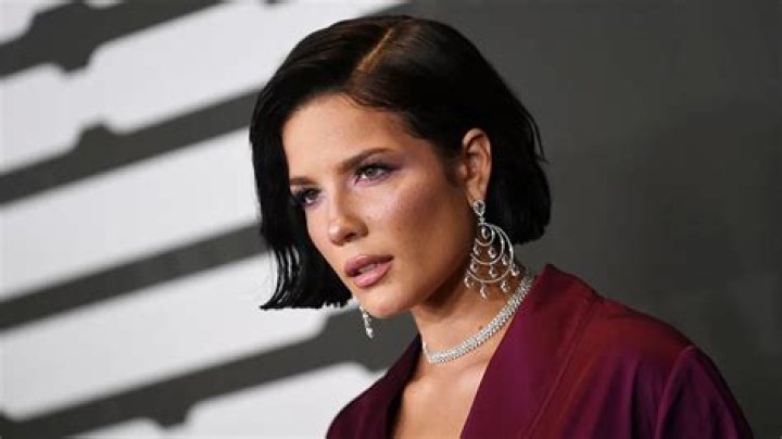 Halsey Net Worth : House & Career