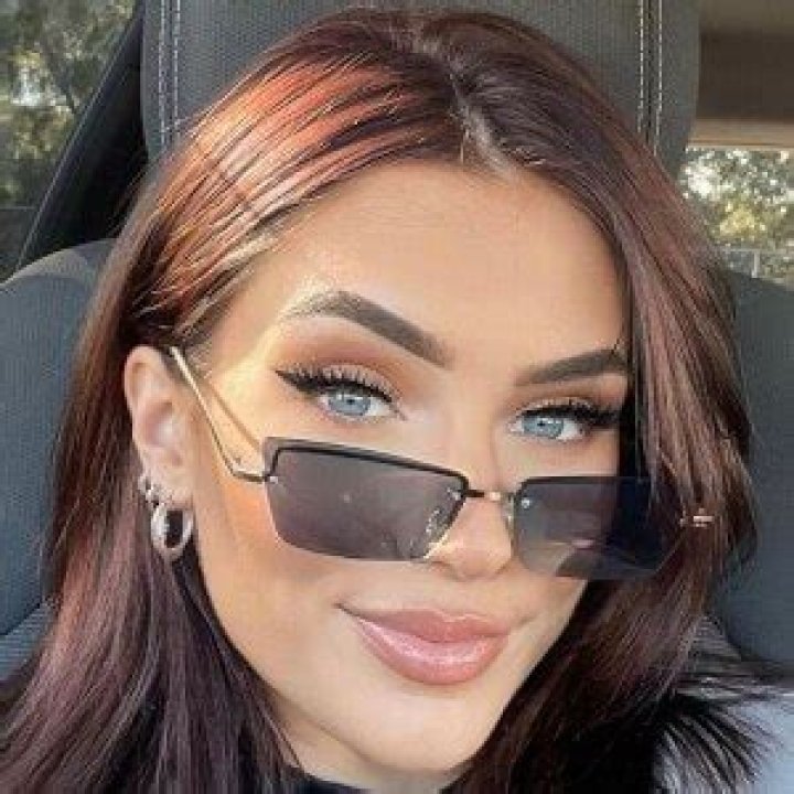 hotbishtish - Age, Family, Bio