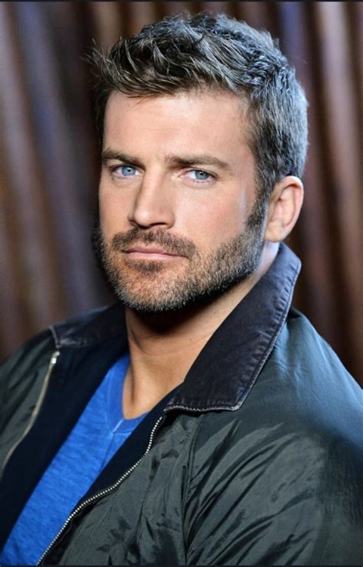 Houston Rhines - Age, Family, Bio