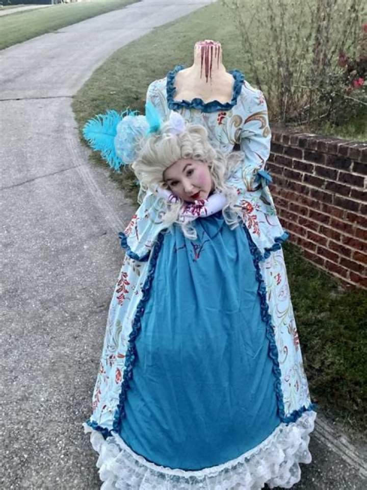 How do you make a headless bride costume?