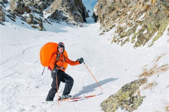 How does an avalanche airbag work?