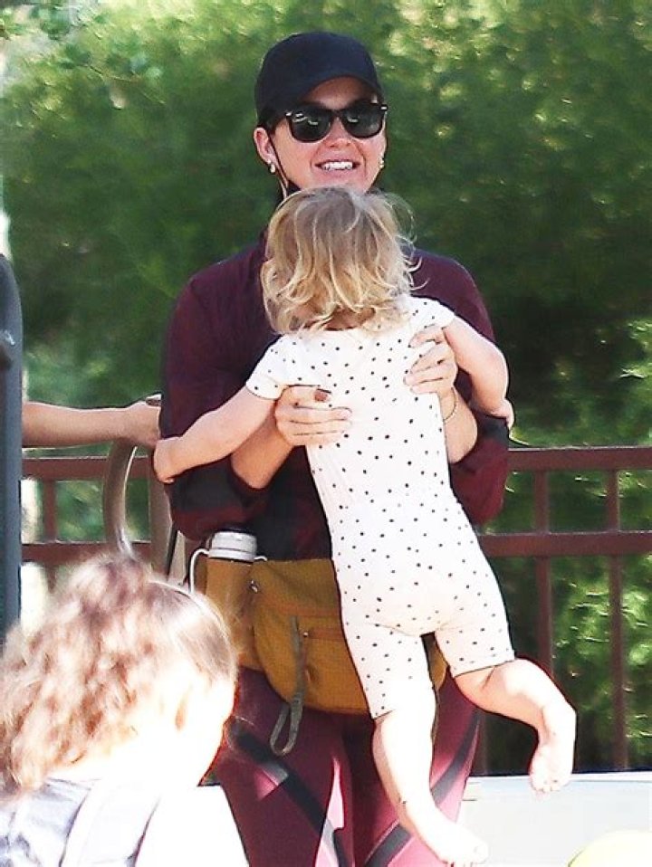 Is Jude Law finally spending time with his 3-year-old daughter Sophia?