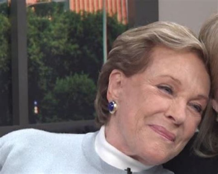 Is Julie Andrews Lesbian – What Is Her Sexuality? Partner And Net Worth