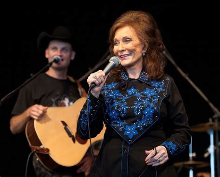 Is Loretta Scarlett Rowe still alive or dead?