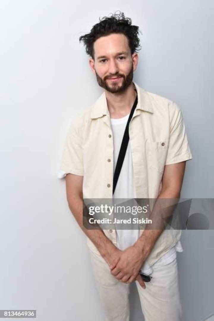 Isaac Hindin-Miller - Age, Family, Bio