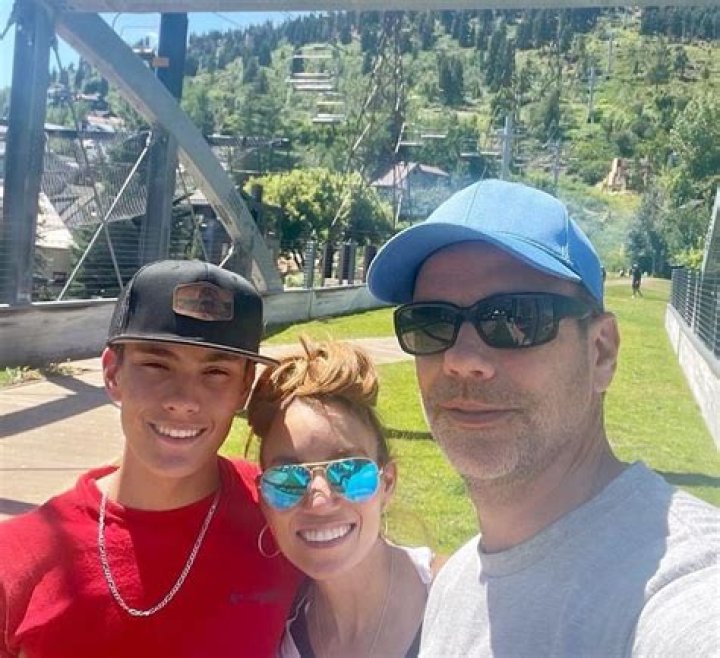 Isabel Peralta Wikipedia Edad: Spouse And Family Ethnicity