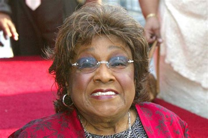 Isabel Sanford Net Worth - Wiki, Age, Weight and Height, Relationships, Family, and More
