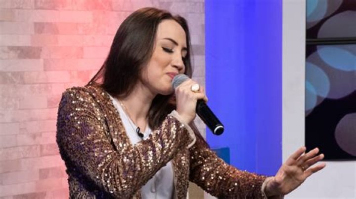 Izabela Carvalho - Age, Family, Bio