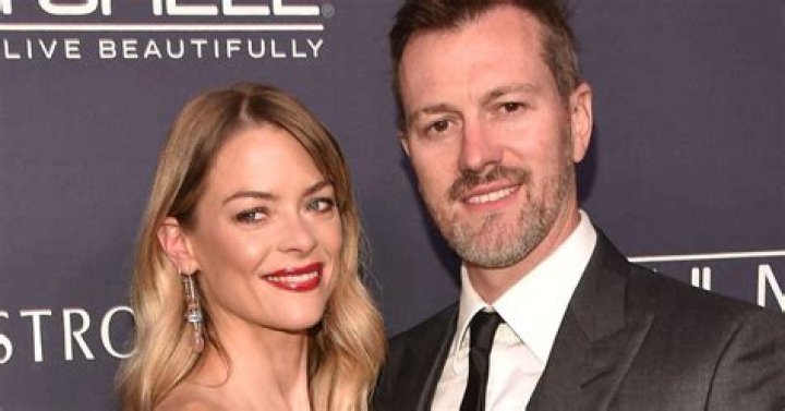 Jaime King wants to divorce with husband Kyle Newman after 12 years! Find about their wedding, son and net worth