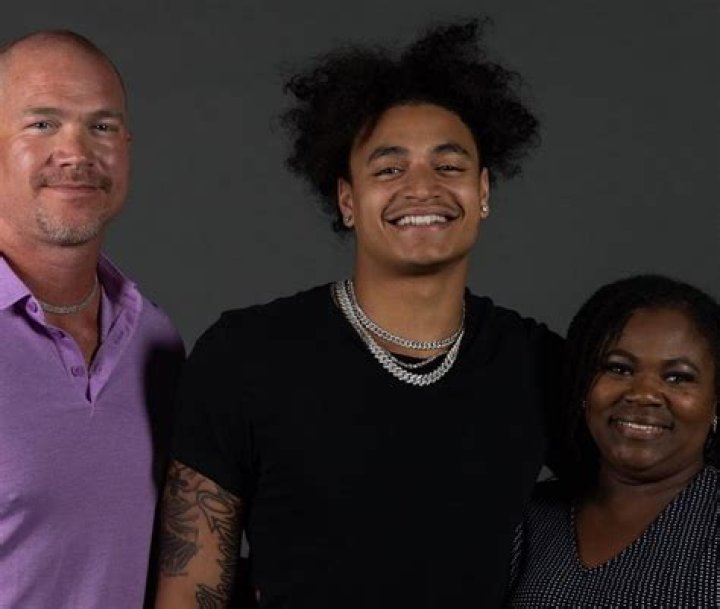 Jalin Hyatt Girlfriend – Is He Dating Molly Murphy? Dating History