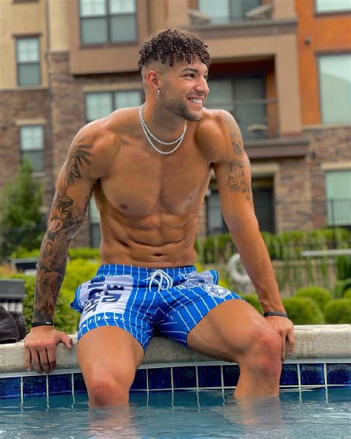 Jaylin James - Age, Family, Bio