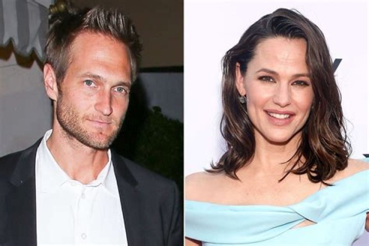 Why haven’t we seen Jennifer Garner’s new boyfriend, did he bail?