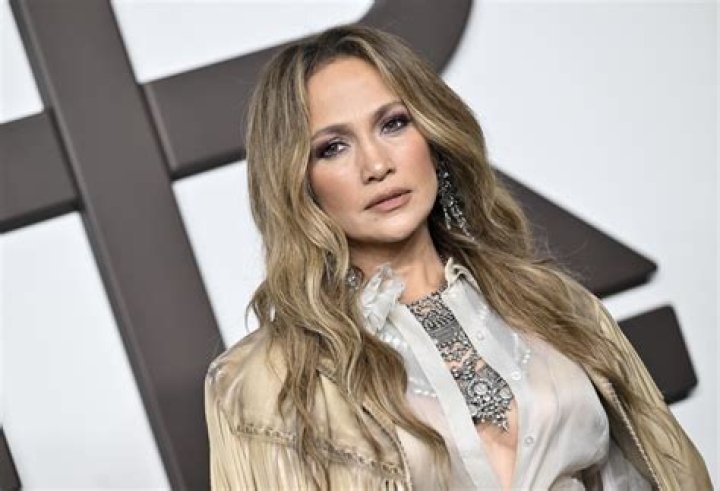 Jennifer Lopez in Versace at the MTV Movie Awards: flawless or boring?