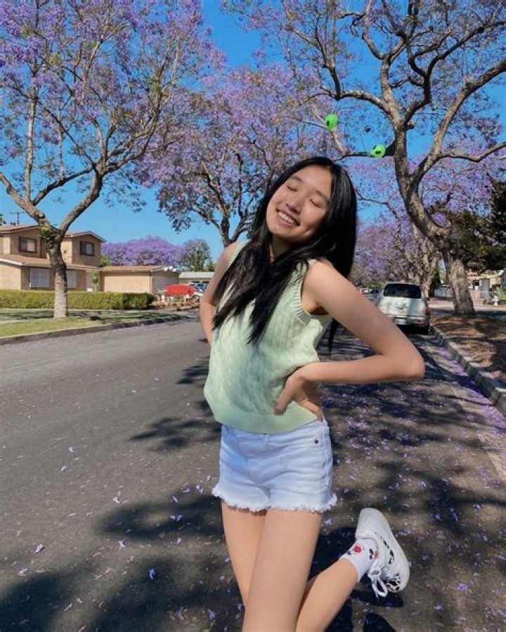 Jenny Huynh - Age, Family, Bio