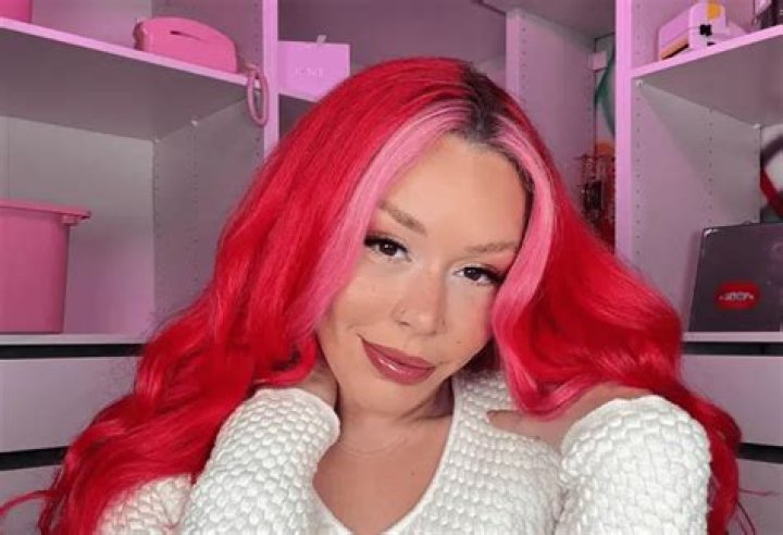 Meet Jesaaelys Ayala González, Daddy Yankee's Daughter: Her Bio & Age