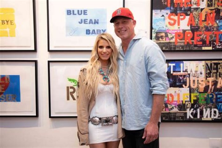 Jessica Simpson gave Eric Johnson a $42,000 push present after she gave birth