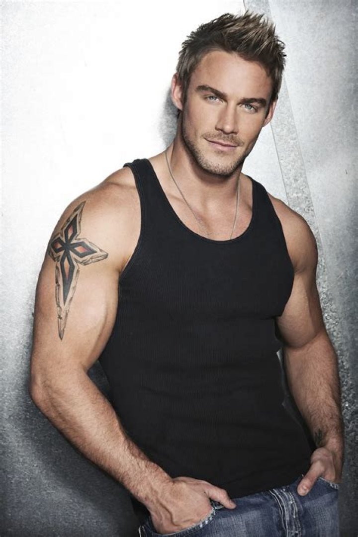 Meet Jessie Pavelka: 13 Facts About Health & Fitness Expert