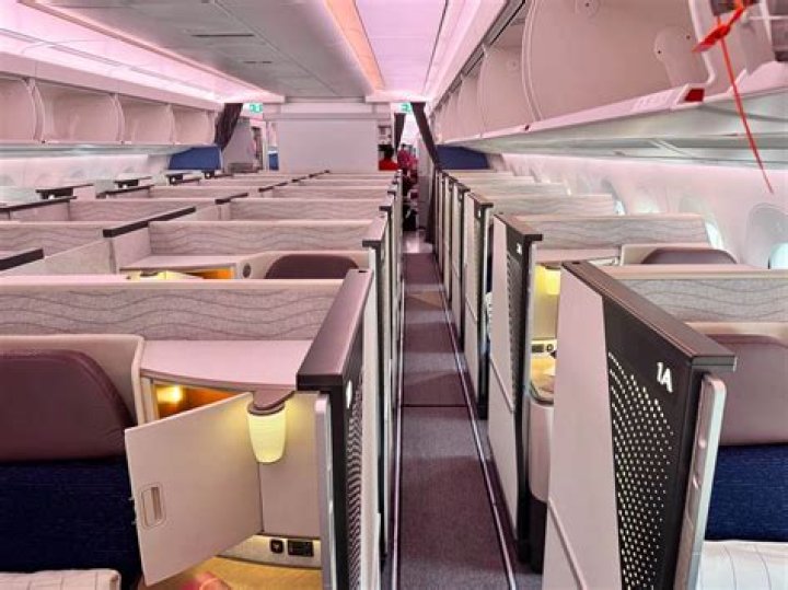 Joe Alwyn flew first-class from London to LA, probably to spend NYE with Tay-Tay?