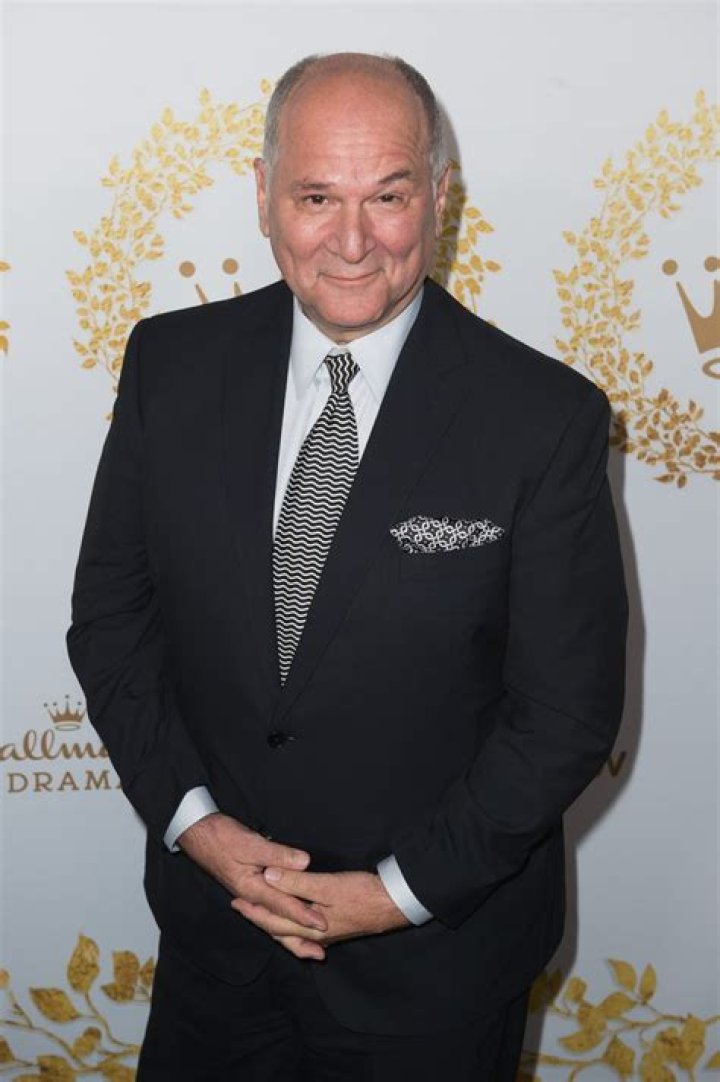 John Kapelos - Age, Family, Bio