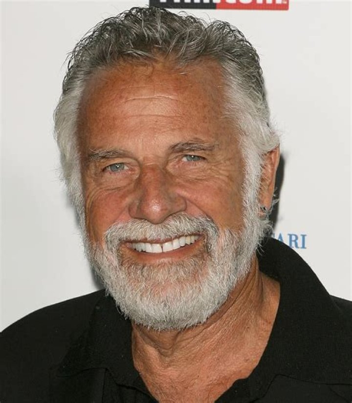 Jonathan Goldsmith Net Worth - Wiki, Age, Weight and Height, Relationships, Family, and More