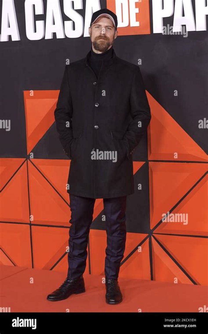 Everything to know about Netflix's Burning Body star José Manuel Poga