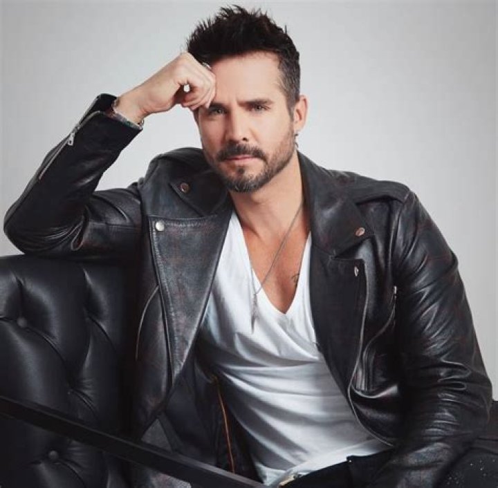 José Ron - Age, Family, Bio