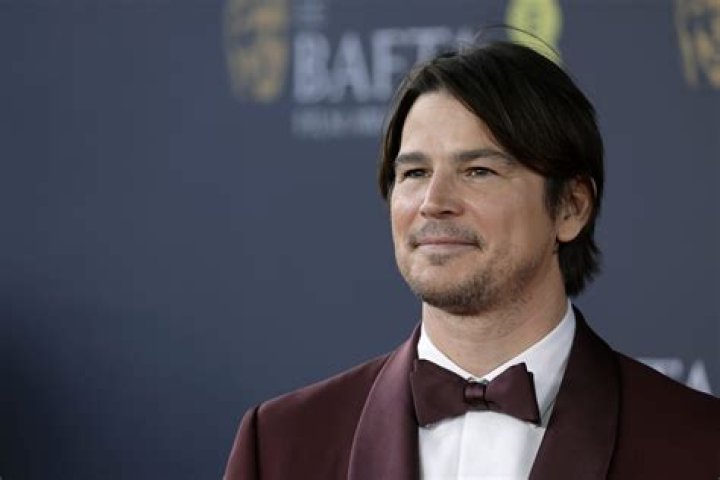 Josh Hartnett makes rare appearance at SAG Awards in Hollywood comeback