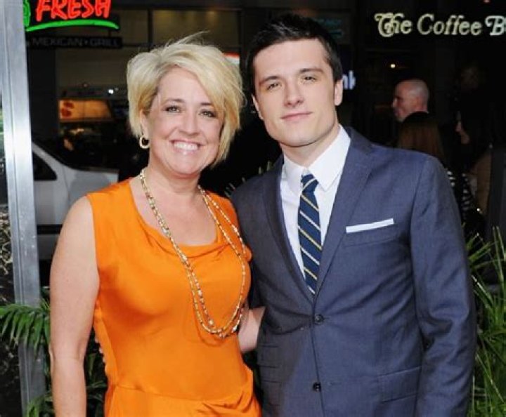Josh Hutcherson Parents: Meet Chris And Michelle Siblings And Ethnicity