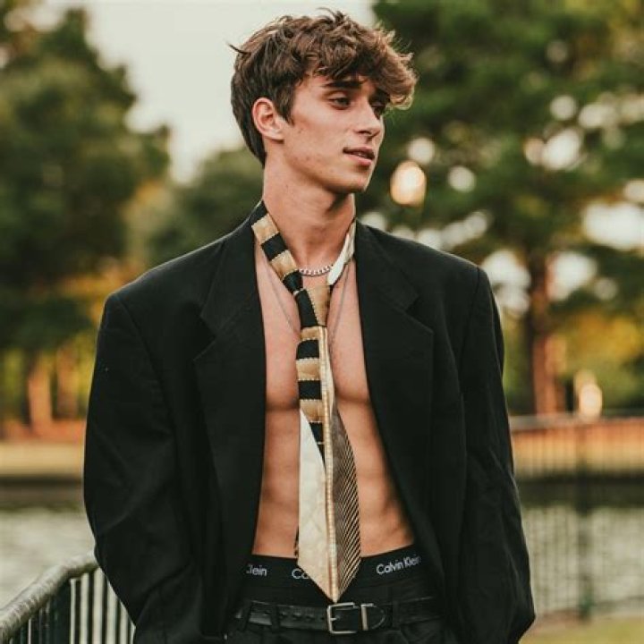 Josh Richards Bio (Wiki) 