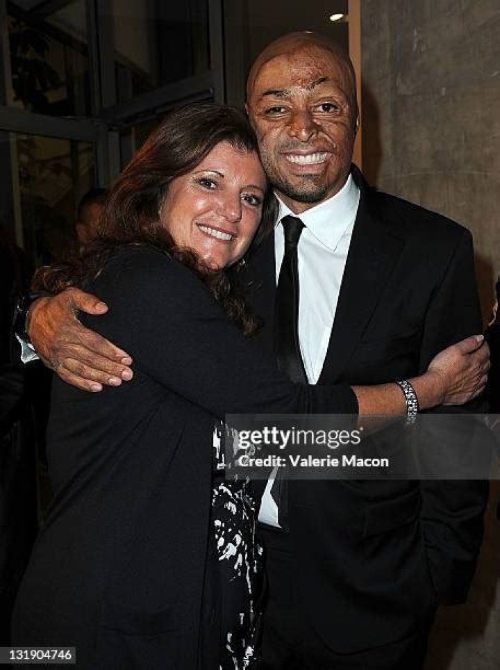 TV Producer, Julie Hanan Carruthers Is A Mother Of Two Children; Who Is Her Husband?