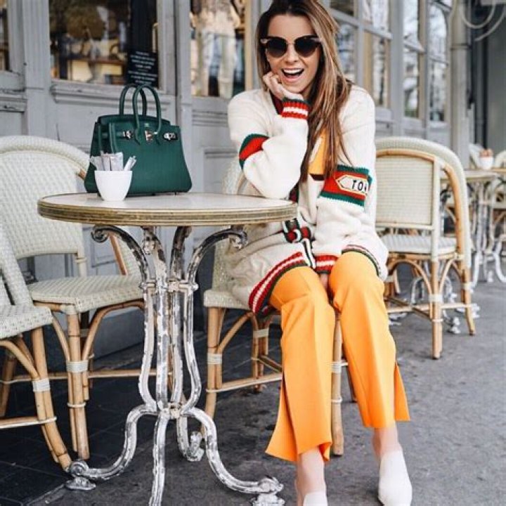 Juliet Angus - Age, Family, Bio