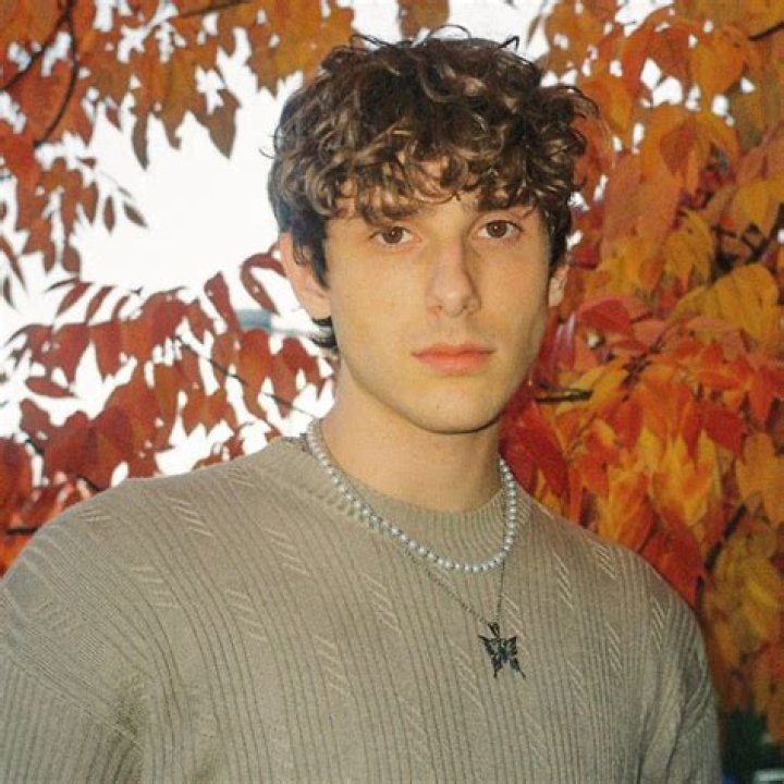 JVKE Net Worth - Wiki, Age, Weight and Height, Relationships, Family, and More