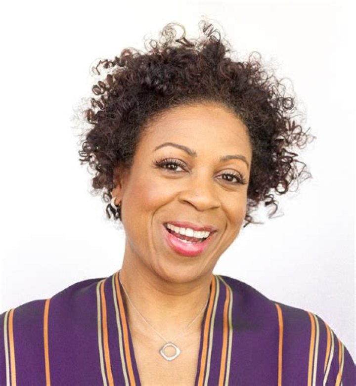 Karen Hunter Net Worth - Wiki, Age, Weight and Height, Relationships, Family, and More