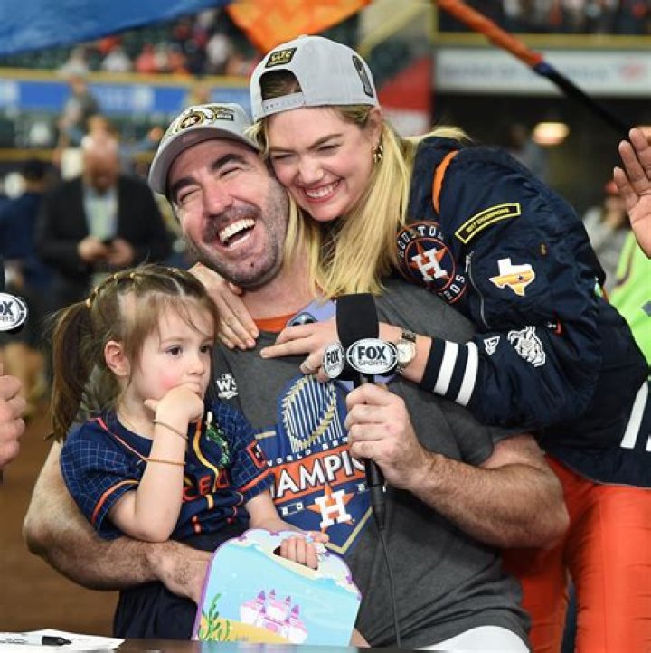 
Kate Upton and Justin Verlander Give First Look at Daughter’s Face While Celebrating World Series Win 