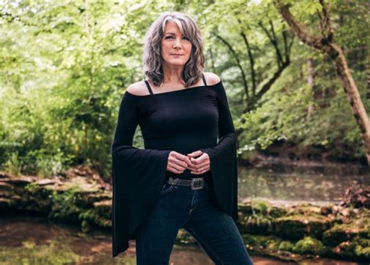 Kathy Mattea Net Worth - Wiki, Age, Weight and Height, Relationships, Family, and More
