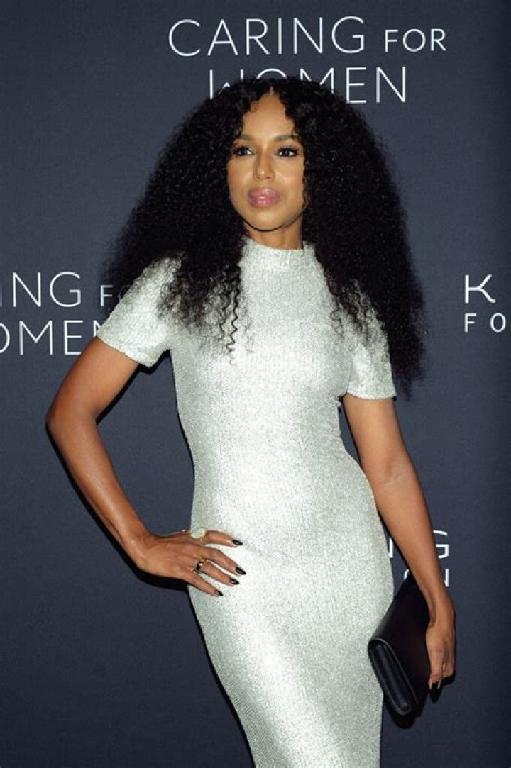 Kerry Washington in maternity Balenciaga at the Globes: gorgeous & glowing?