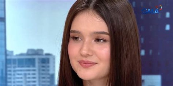 Kira Balinger - Age, Family, Bio