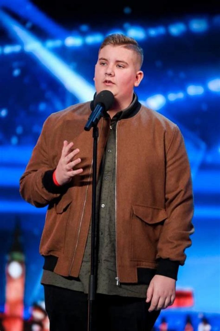 Kyle Tomlinson - Age, Family, Bio