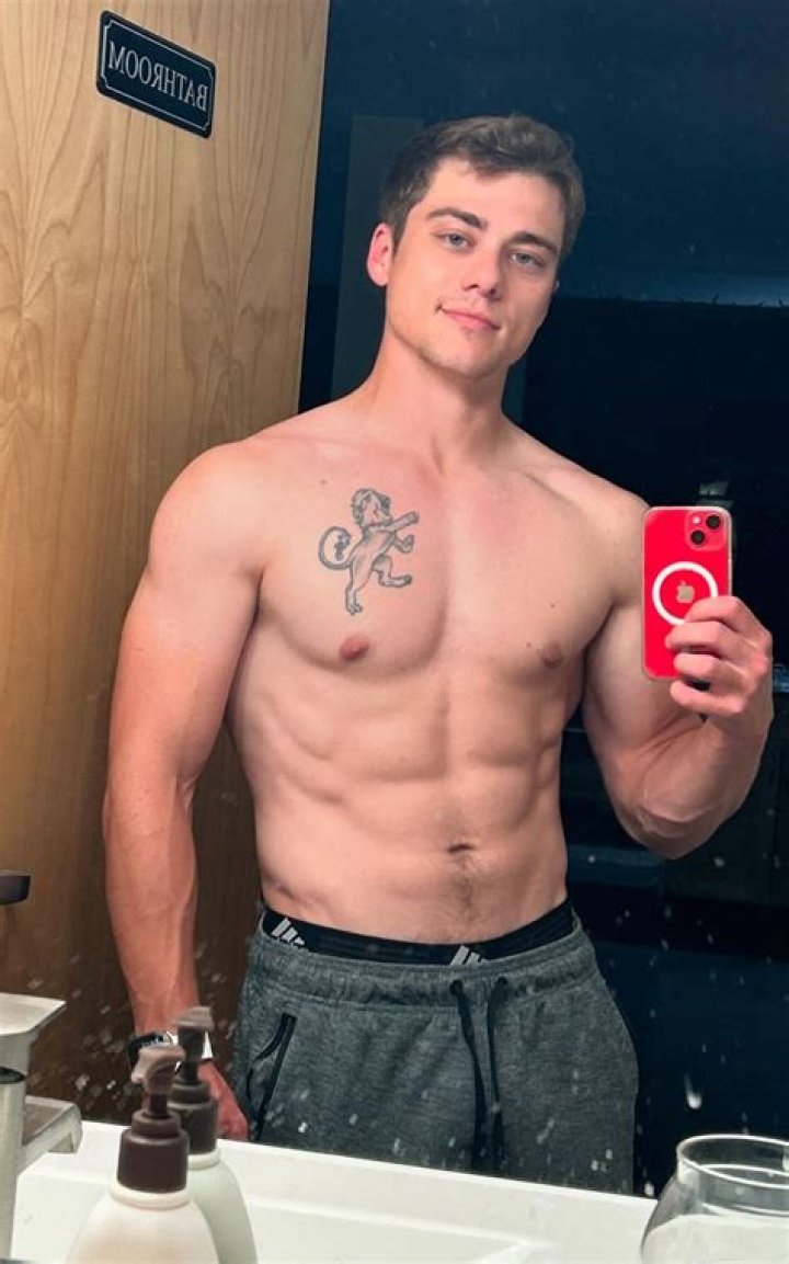 Lane Rogers - Age, Family, Bio