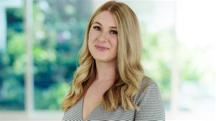 Who Is Lara Crawley? Learn All About Her Sister Clare Crawley, The Bachelorette