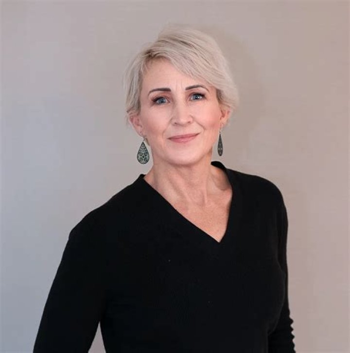 Laura Char Carson - Age, Family, Bio