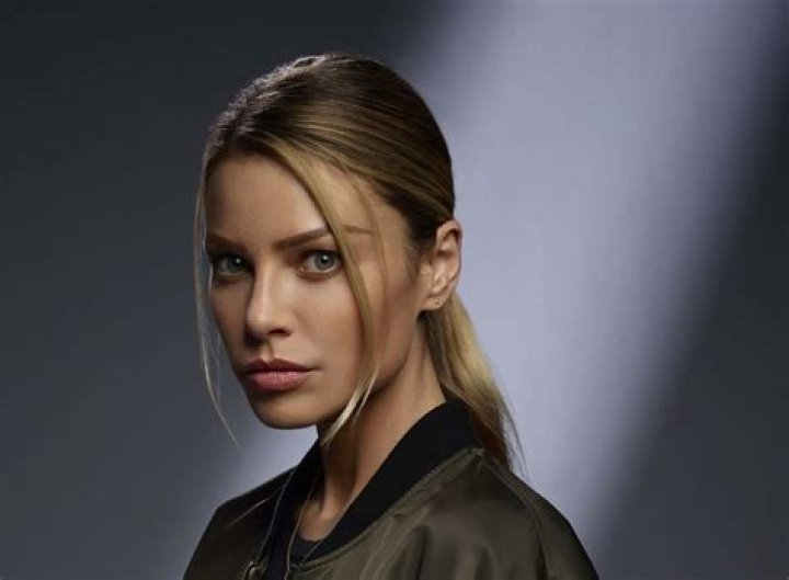 Lauren German Net Worth - Wiki, Age, Weight and Height, Relationships, Family, and More