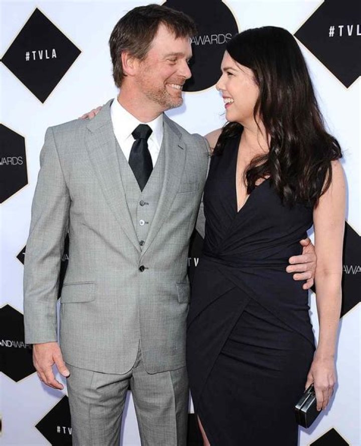 Lauren Graham calls relationship with Peter Krause ‘so easy’