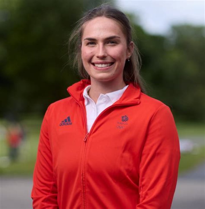 Lauren Dawkins - Age, Family, Bio